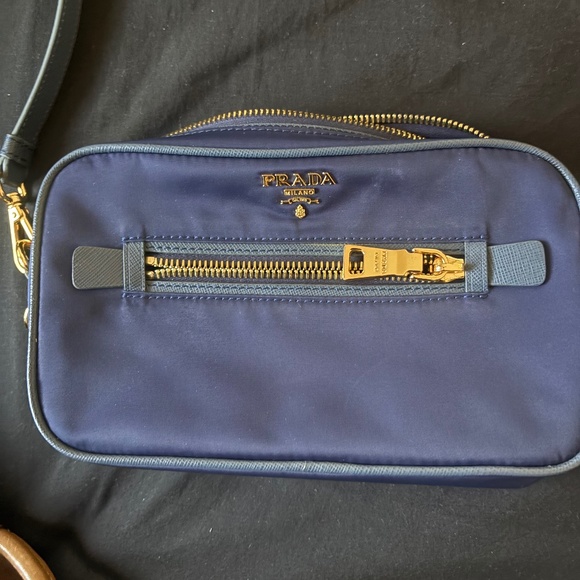 Prada bag - Picture 1 of 4